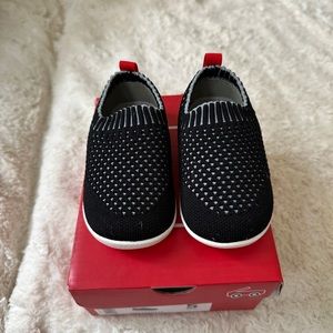 See Kai Run Mesh sneaker for new walker. Size 5 (never worn)